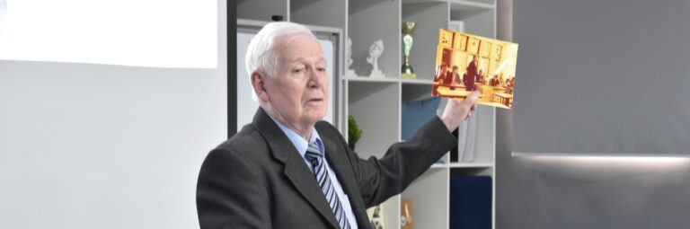 Read more about the article Руководитель и человек необычной судьбы