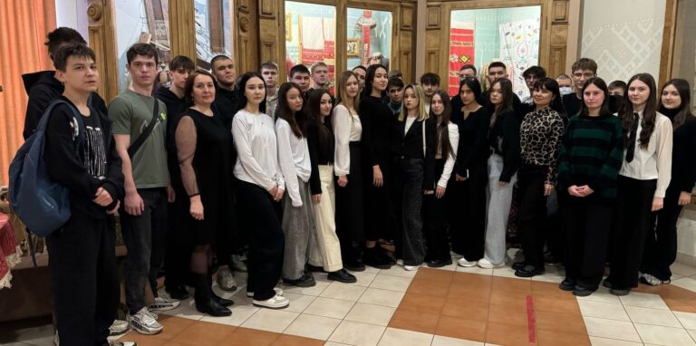 Read more about the article Студенты нашего колледжа под руководством преподавателей Тагировой Г. Р , Игизбаевой А. Г. совершили познавательную экскурсию в Стерлитамакский историко-краеведческий музей.