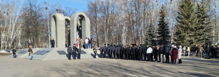 Read more about the article Студенты группы ПД-31 специальности “Правоохранительная деятельность” совместно с преподавателем Торгашовым А.В. приняли участие в памятном мероприятии