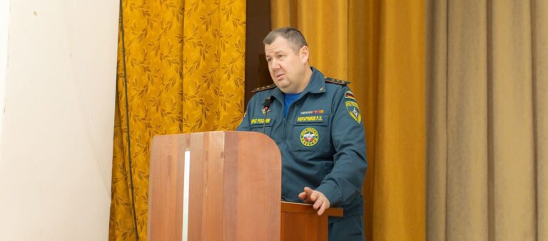 Read more about the article Профилактика безопасности: в колледже прошла встреча с сотрудником МЧС