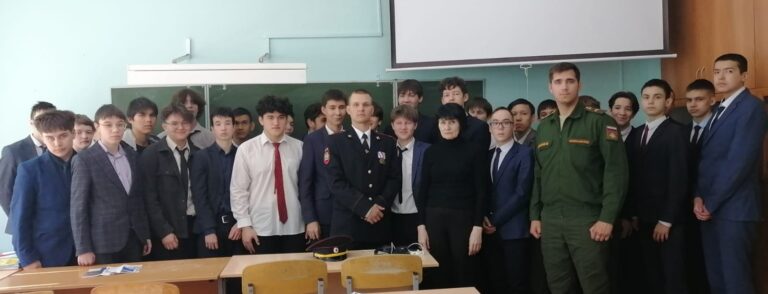 Read more about the article В БЛИ №3 г.Стерлитамак состоялась встреча, на которой студент группы ПД-31 Чернышев Дмитрий рассказал про компетенцию Росгвардия, а Пономаренко Андрей про волонтёрскую деятельность в колледже
