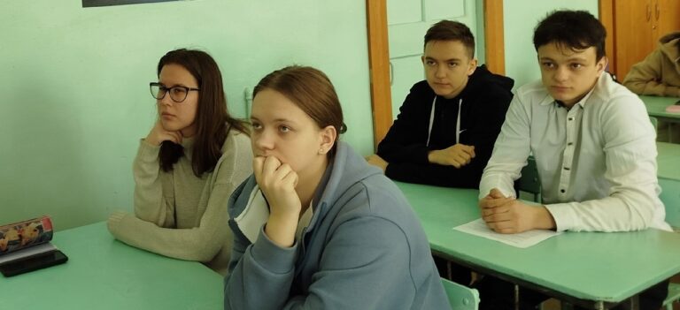 Read more about the article Физика Победы: как наука помогала фронту – тематический час в колледже